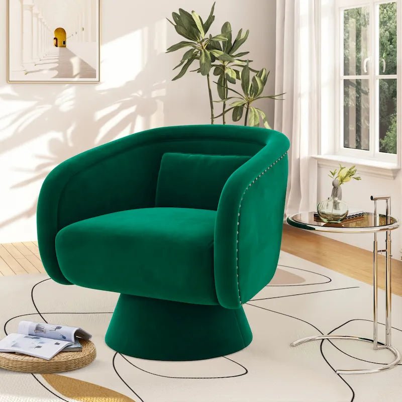 Poltrona a pozzetto girevole con borchie decorative